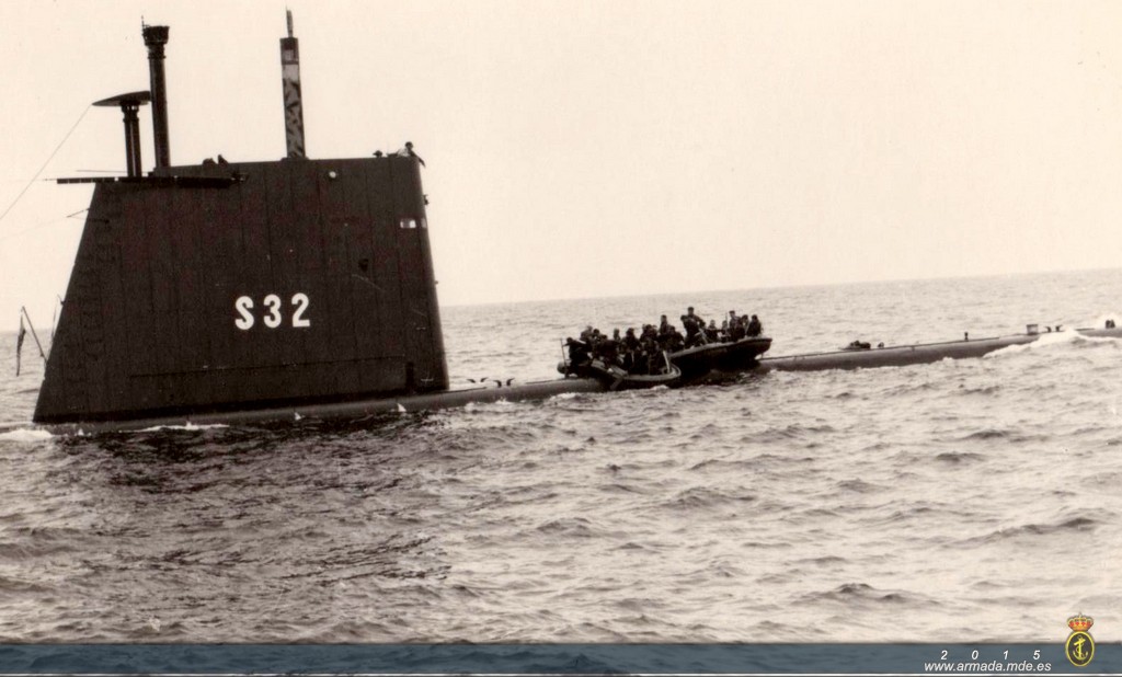 1979. Submarino S-32 desembarcando personal operaciones especiales por cubierta húmeda